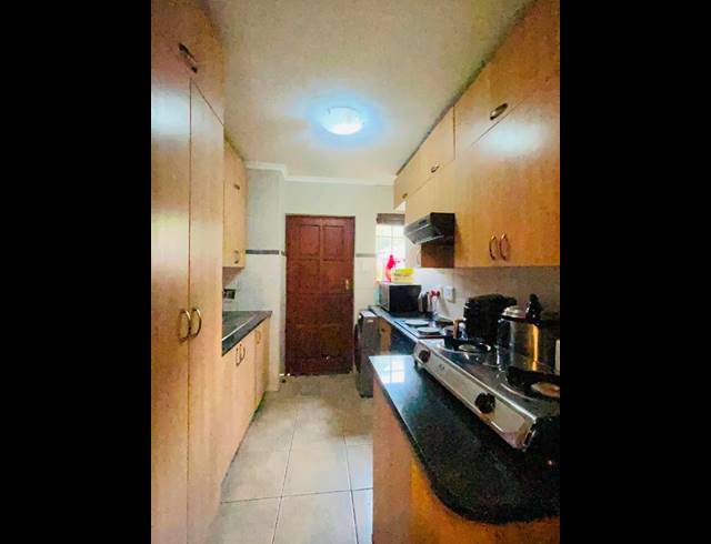 4 BEDROOM TOWNHOUSE FOR SALE IN CASTLEVIEW